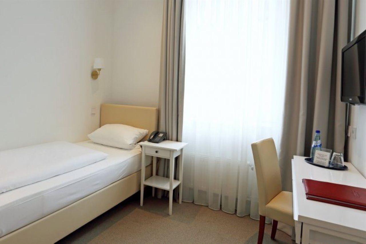 Marburger Hof Hotel ภายนอก รูปภาพ