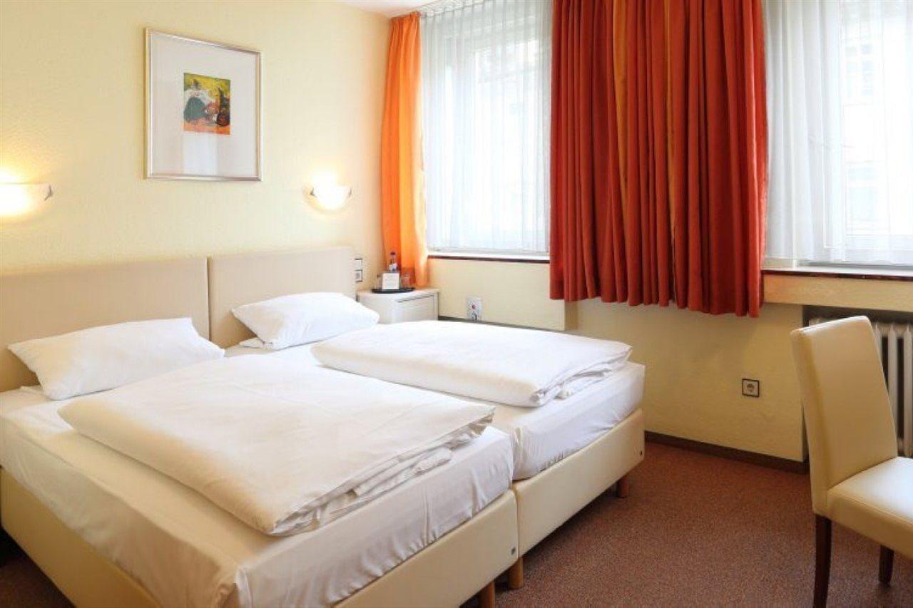 Marburger Hof Hotel ภายนอก รูปภาพ