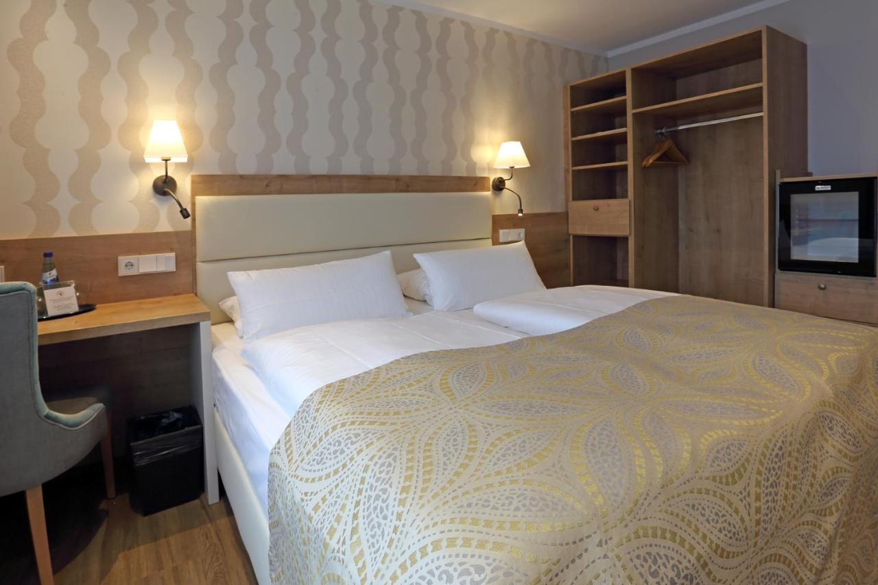 Marburger Hof Hotel ภายนอก รูปภาพ