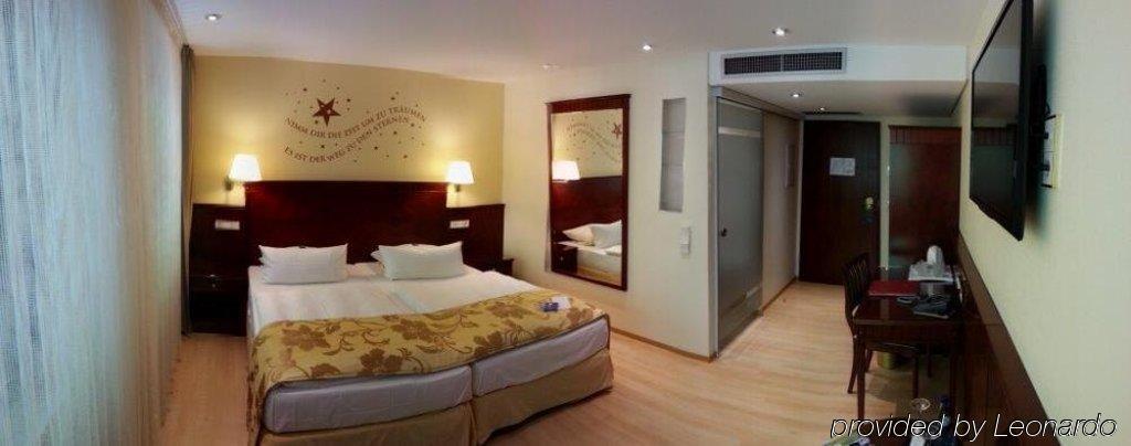 Marburger Hof Hotel ภายนอก รูปภาพ
