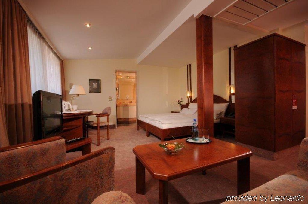 Marburger Hof Hotel ภายนอก รูปภาพ