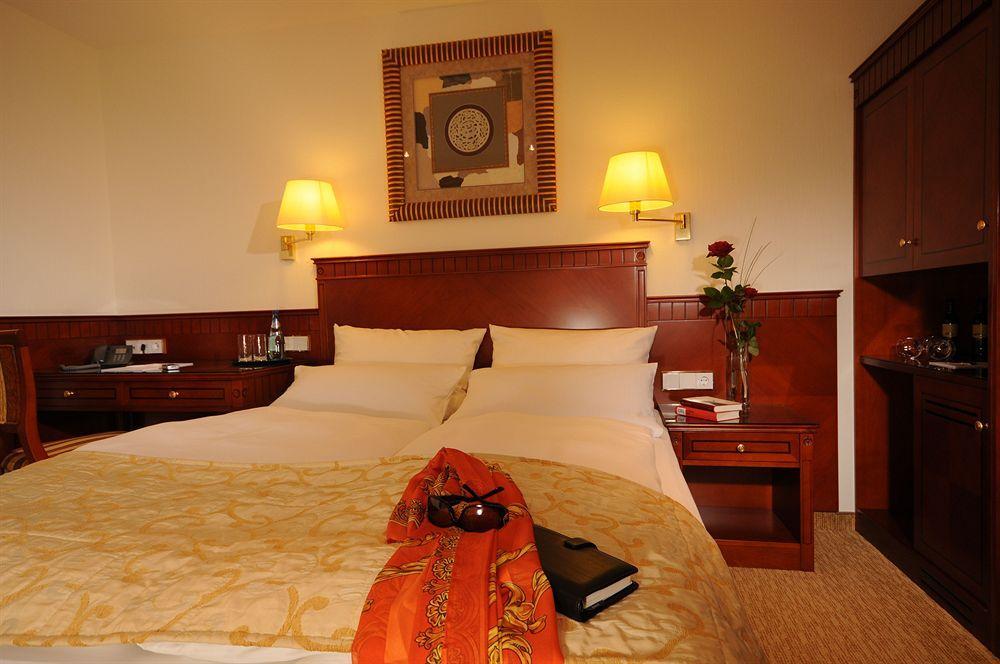 Marburger Hof Hotel ภายนอก รูปภาพ