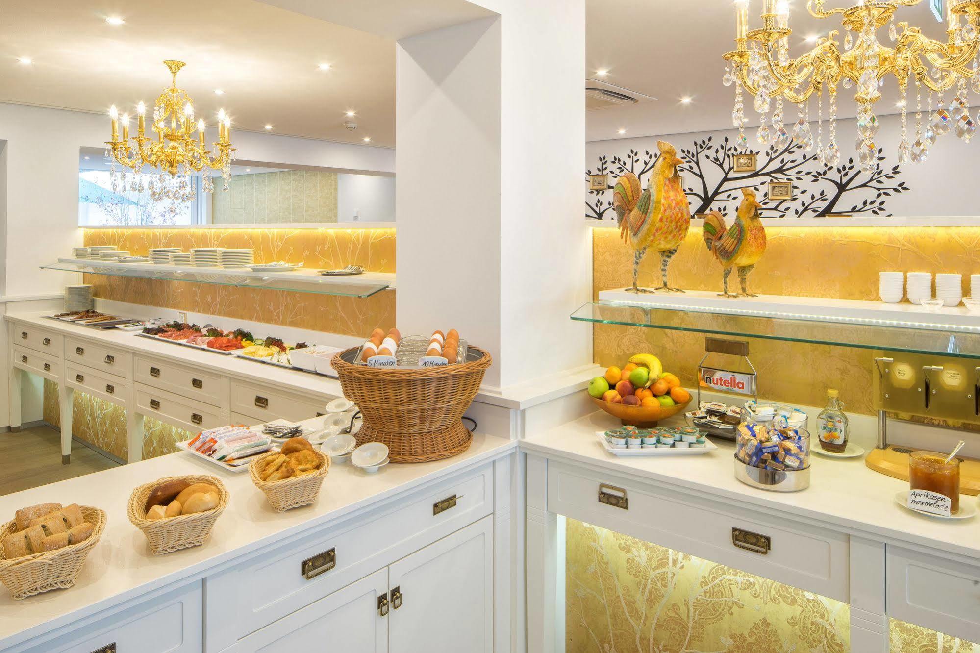 Marburger Hof Hotel ภายนอก รูปภาพ