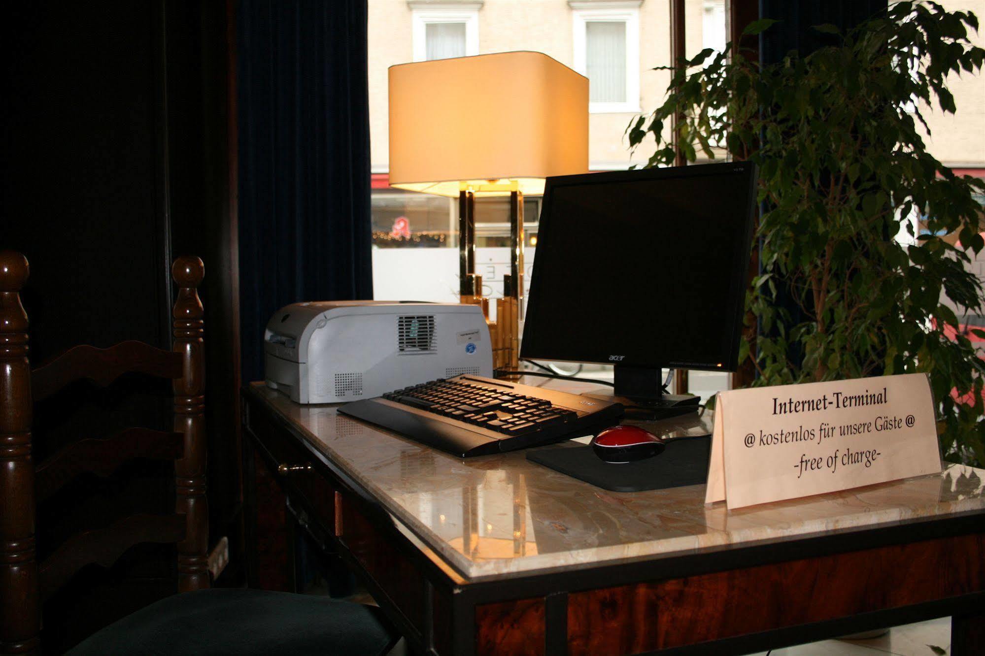 Marburger Hof Hotel ภายนอก รูปภาพ